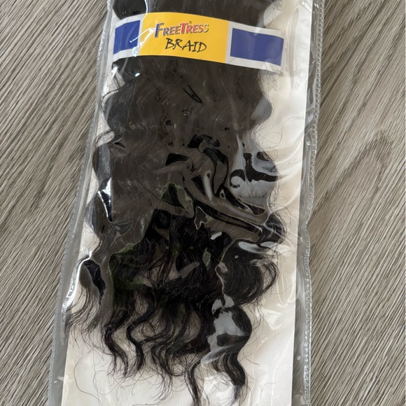 Black Voluminous Wavy Hair Extensions - Picture 2 of 3